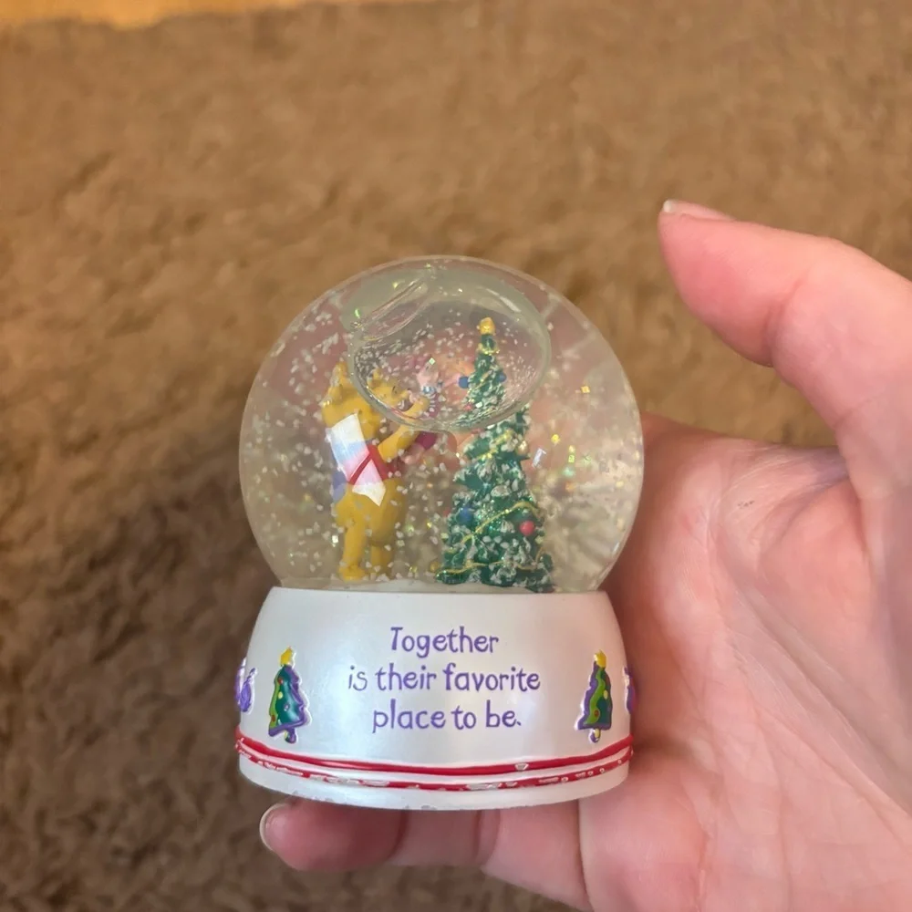 Winnie the Pooh & Piglet Together Christmas Snowglobe Disney Hallmark Vintage